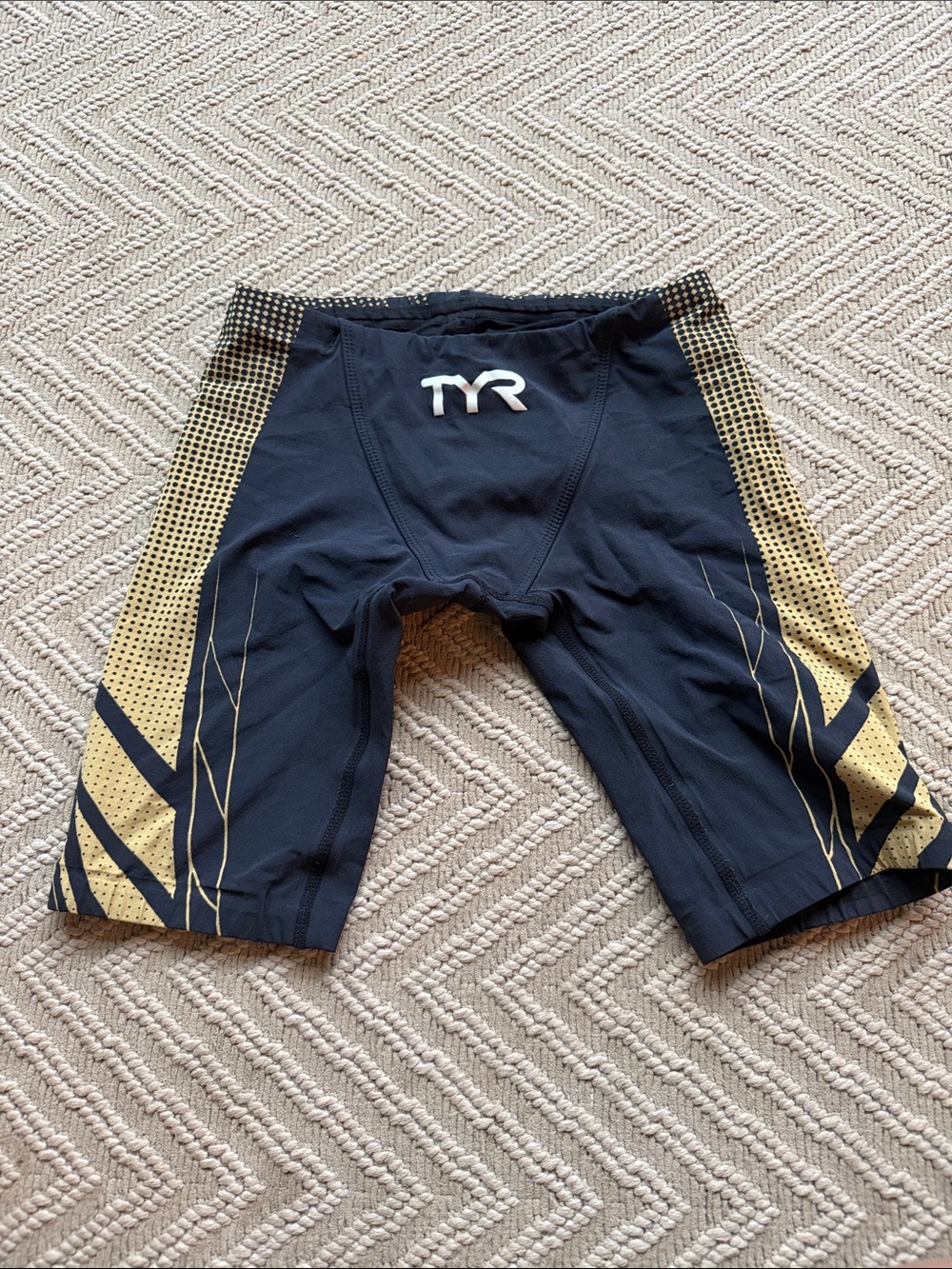 TYR size 28 tech suit